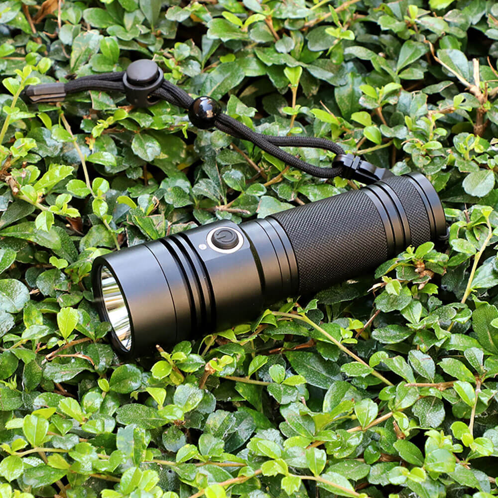 Linterna LED para camping y actividades al aire libre